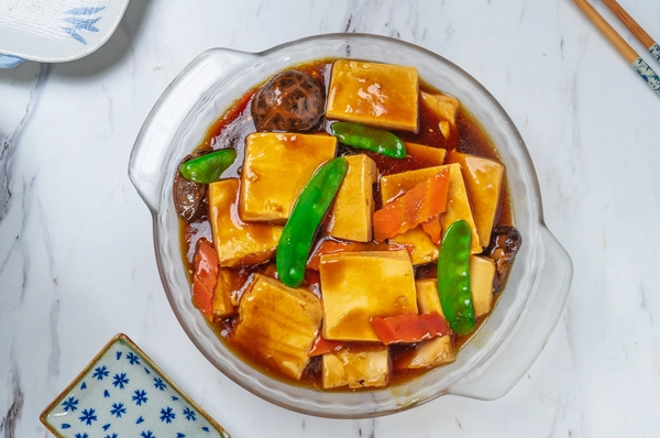 Braised Tofu with Mushrooms and Snow Peas